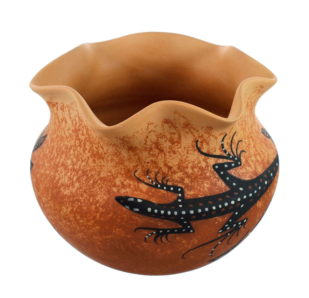 Zuni Indian Gecko Pottery Hand Crafted By Artist Lorenda Cellicion