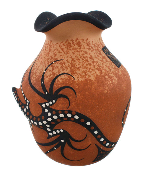 Zuni Indian Gecko Pottery Hand Crafted By Artist Lorenda Cellicion NN20019
