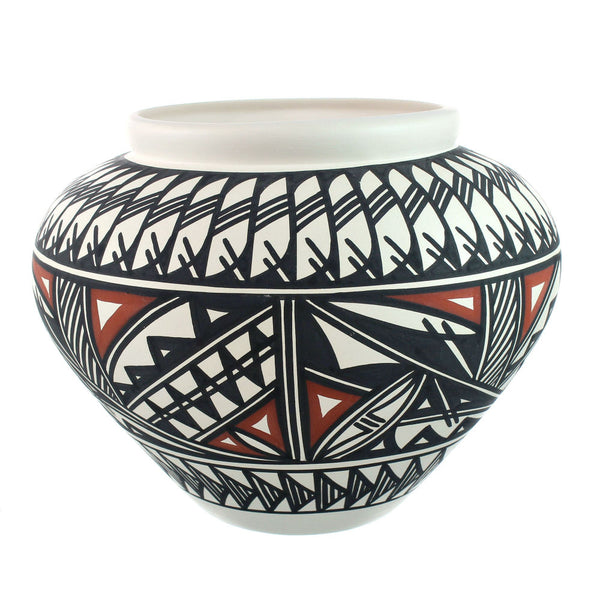 Native American Hand Crafted Acoma Pottery By Artist Lindsey B. Concho NN20023