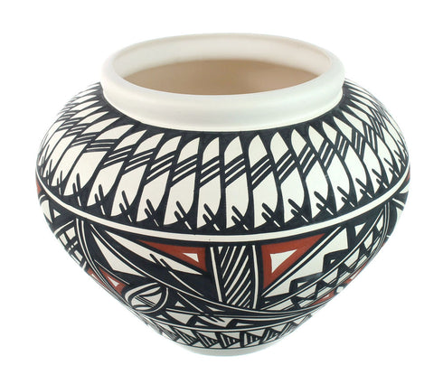 Native American Hand Crafted Acoma Pottery By Artist Lindsey B. Concho NN20023