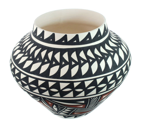 Native American Hand Crafted Acoma Pottery By Artist Lindsey B. Concho NN20024