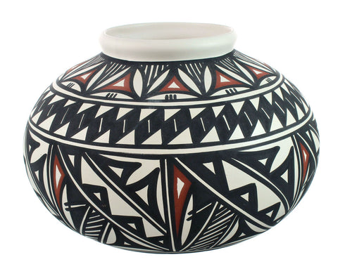 Native American Hand Crafted Acoma Pottery By Artist Lindsey B. Concho NN20026