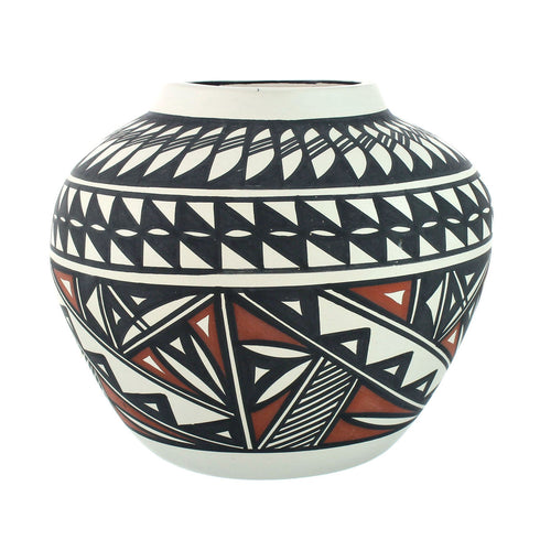 Native American Hand Crafted Acoma Pottery By Artist Lindsey B. Concho NN20034