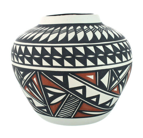Native American Hand Crafted Acoma Pottery By Artist Lindsey B. Concho NN20034